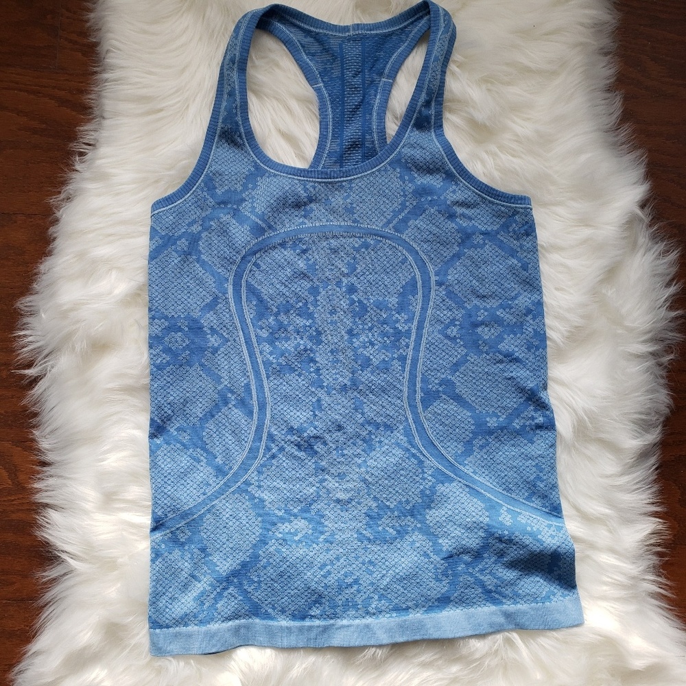 Lululemon Swiftly Tech tank size 6